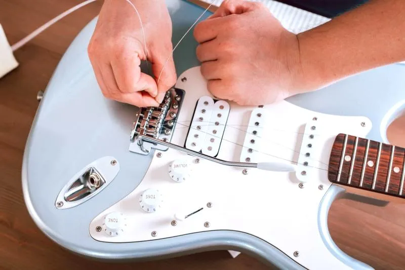 Jak ustawić gitarę, by brzmiała lepiej i grało się wygodniej